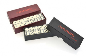 Домино пластиковые фишки в картонной коробке 18x5,5х4 см 653319