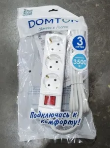 Удлинитель 3 гнезда 3 м с заземлением с выкл ПВС 3х1мм² 3500Вт DOMTOK 2381